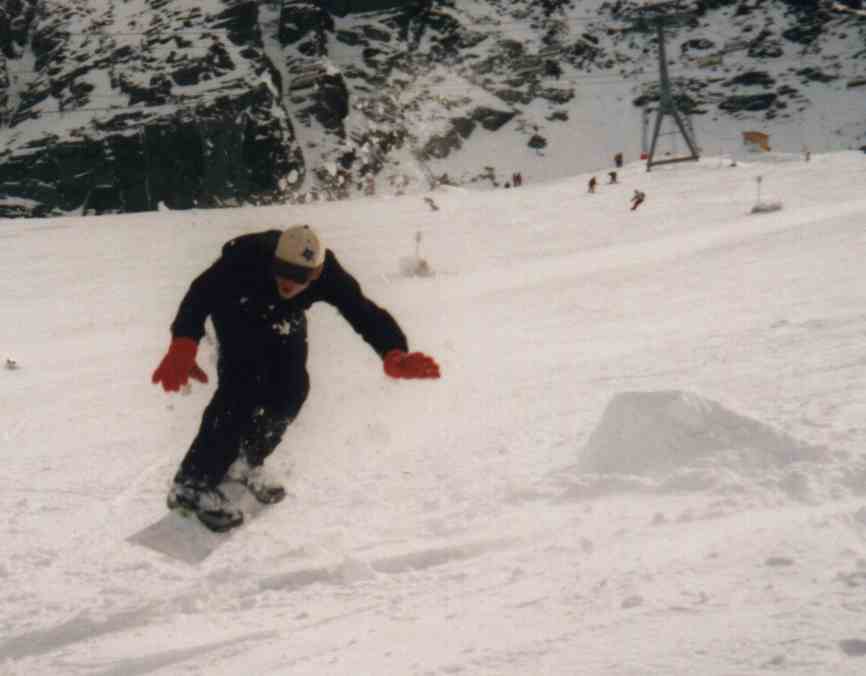 snowb02.jpg (29584 Byte)