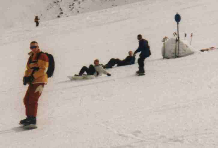 snowb03.jpg (11743 Byte)
